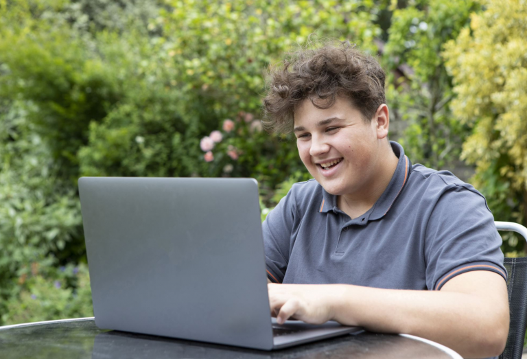 How to Take High School Classes Over the Summer Online